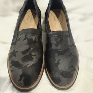 Clarks Women's Black Camouflage Loafers